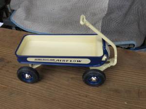 lot 63 image: Kiddie Car Classics 1935 Airflow Coaster Pedal Car by Hallmark