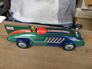 lot 67 image: Captain Benjamins Land Speed Record Tin Car