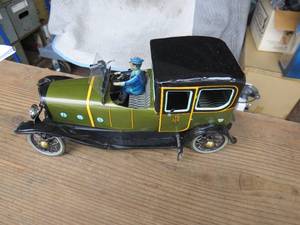 lot 69 image: Paya 1923 Coche Coupe - Limousine Tin Car