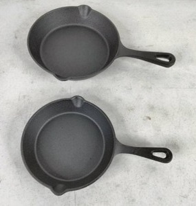NEW MegaChef 2 Pc. Pre Seasoned Cast Iron Skillet Set