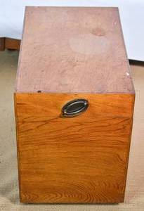 lot 86 image: Wooden Storage Box on Wheels