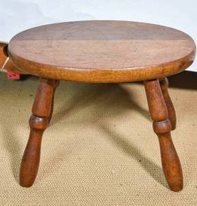 lot 87 image: Small Wooden Footrest