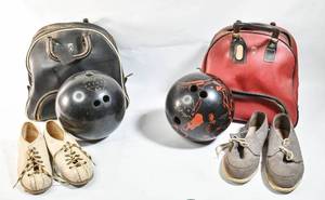 lot 270 image: Pair of Vintage Amflite Bowling Balls in Retro RM Bowling Bags with Bowling Shoes