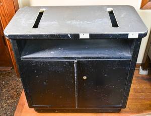 lot 26 image: Black Metal Tool Cabinet