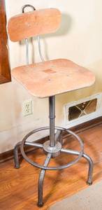 lot 41 image: Wood and Metal Vintage Ajustrite Barstool