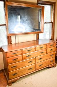 lot 42 image: Large 10 Drawer Dresser Vanity by Cambridge for Your Home