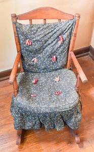 lot 49 image: Childrens Rocking Chair with Green Cushion