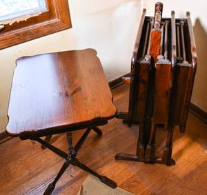 lot 55 image: 4 Folding Wooden Ethan Allen TV Trays and Stand