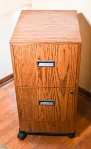 lot 56 image: Metal 2 Drawer Filing Cabinet
