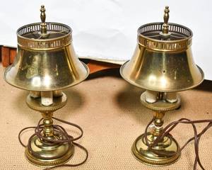 lot 80 image: Pair of Brass Desk Lamps with Metal Shade