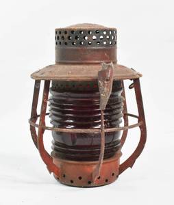 lot 153 image: Vintage Dietz 8-Day Lantern
