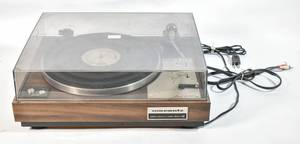 lot 134 image: Marantz Model 6100 Auto Return Record Player