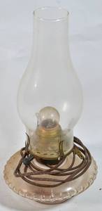 lot 197 image: Clear Glass Electric Hurricane Lamp
