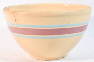 lot 205 image: Vintage Watt McCoy MCM Ceramic Bowl