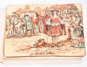 lot 216 image: Sandland Ware Lancaster and Sandland Trinket Box