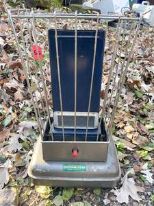 lot 526 image: Vintage Golden Crown Combo Kerosene Heater Model C-1