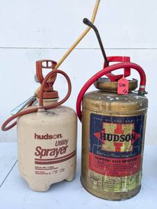 lot 540 image: 2 Vintage Hudson Sprayers