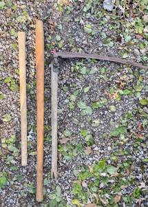 lot 545 image: 1 Vintage Scythe and 2 Wooden Beaters