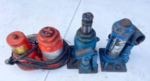 lot 543 image: 3 Hydraulic Jacks