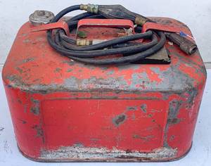 lot 534 image: Vintage Mercury Motor Gas Fuel Tank