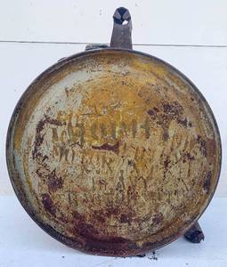 lot 537 image: Pour Eeze Oil Drum