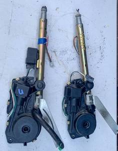 lot 546 image: 2 Automobile Antenna Power Cores