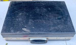 lot 560 image: Vintage Samsonite Attache Briefcase