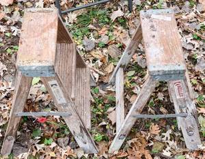 lot 598 image: Pair of Keller Wooden Step Ladders Model W-2
