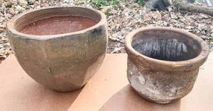 lot 609 image: 2 Large Ceramic Planters