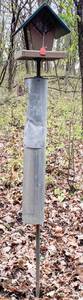lot 618 image: Bird Feeder