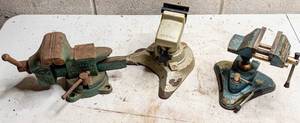 lot 670 image: 3 Bench Vises