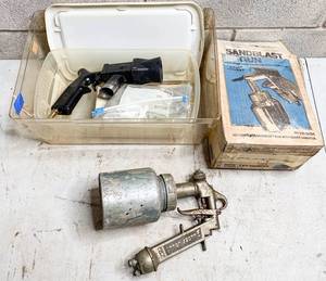 lot 688 image: Sandblasting Supplies