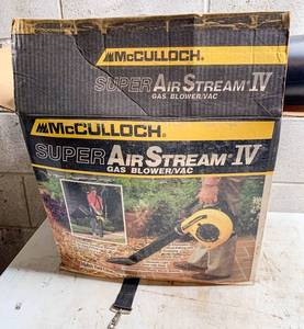 lot 693 image: McCulloch Super Air Stream IV Gas BlowerVac