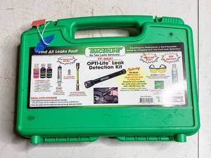 lot 725 image: Tracerline TP-862-Lite Leak Detection Kit