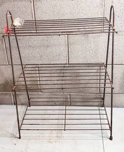 lot 713 image: 3 Tier Metal Wire Shelf