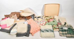lot 396 image: Vintage Hand Towels and Linens