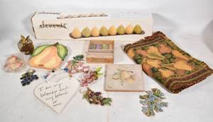 lot 385 image: Assortment of Food & Floral Themed Home Decor