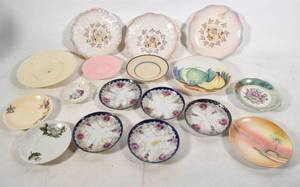lot 412 image: 17 Assorted Ceramic and Porcelain Plates