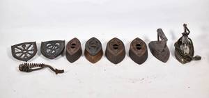 lot 451 image: 6 Vintage Clothing Irons