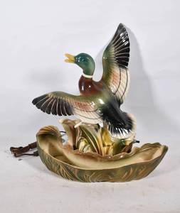 lot 18 image: Vintage MCM Lane & Co. Ceramic Mallard Duck TV Lamp