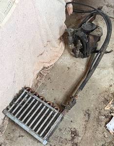 lot 564 image: Ford Motor Co. Air ConditionerHeater Core Unit