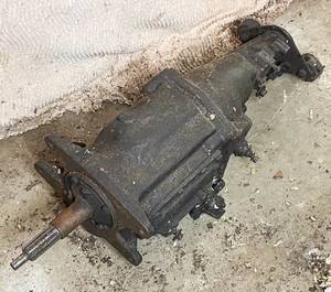 lot 565 image: Manual Transmission - T10-1B - Possibly Corvette