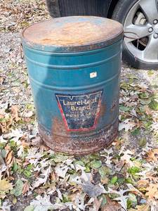 lot 584 image: Laurel Leaf Brand Pure Lard Metal Barrel