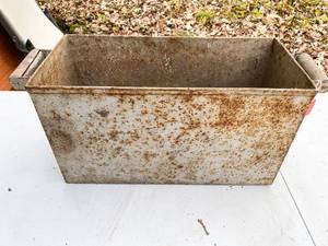 lot 629 image: Metal Rectangular Planter with Wooden Handles