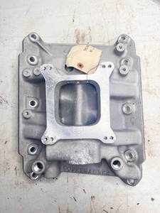 lot 739 image: Offenhauser 6228-C C Series 360 Equa Flow Intake Manifold