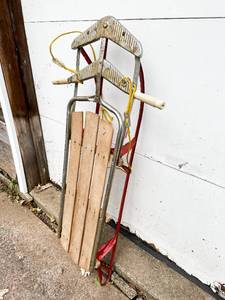 lot 515 image: Vintage Sears Roebuck Wood and Metal Sled