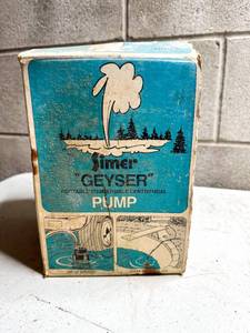 lot 653 image: Portable Simer Geyser Pump