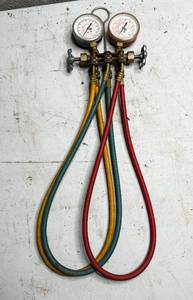 lot 660 image: Continental Precision Instruments Valve Gauge with Armstrong Hoses