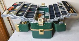 lot 783 image: Vintage Umco 1000U Two-Tier Tackle Box Full of Fishing Gear