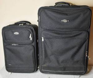 lot 821 image: 2 Ricardo Beverly Hills Black Rolling Luggage Bags